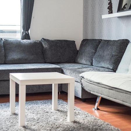 Modern Spacious 3 Bedroom City Centre Apartment - Free Parking - Private Balcony Edinburgh Dış mekan fotoğraf