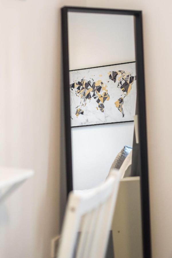 Modern Spacious 3 Bedroom City Centre Apartment - Free Parking - Private Balcony Edinburgh Dış mekan fotoğraf